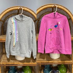 • 2 girls sweatshirts •